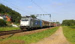 186 422-2 von der Rurtalbahn-Cargo kommt mit einem KLV-Containerzug aus Frankfurt-Höchstadt am Main(D) nach Genk-Goederen(B) und kommt aus Richtung Hasselt(B) und fährt durch Testelt(B) in