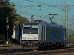 185 684-8 von Railpool, vermietet an die Rurtalbahn, fhrt am 22.10.2011 nach einem Schubhilfeeinsatz auf der Montzenrampe nach Aachen West zurck.