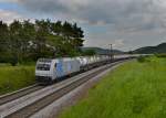 185 680 mit einem Containerzug am 28.05.2013 bei Parsberg.