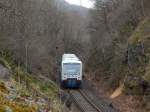 Nach kurzem Aufenthalt fuhr 650 740 als RB21 nach Düren zurück.
Hier fährt er gerade durch den ersten Bogen hinter Heimbach.

Heimbach 19.03.2016

