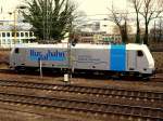 185 674-9 von Railpool steht die am 03.04.2010 auf Gleis 204 in Aachen West an der Brenstrasse. Die Lok ist an die Rurtalbahn vermietet und macht mit der Beklebung des Drener Unternehmen einen sehr schnen Eindruck.