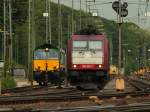 185 593-1 von Crossrail und die Class66 PB 17 die fr die Rurtalbahn fhrt stehen in Aachen West. 