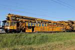 Begegnung der besonderen Art:
Auf der KBS 651 Rhein-Main-Bahn bei Braunshardt begegnete mir am 7.5.2018 während einer Überführung  Katharina die Große 
Bettungsreinigungszug RPM-RS-900 der Firma SGL Spitzke Logistik GmbH.
Bild 1 von 24 