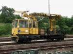 Ein Oberleitungsrevisionsfahrzeug der SLG Spitzke Logistik GmbH abgestellt am ehemaligen Gterbahnhof in Kirchhein/Teck KBS761 zum umbau fr die neue S-Bahntrasse. (24.05.2009)