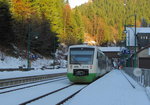 STB VT 125 + VT 103 als STB 80556 von Meiningen nach Erfurt Hbf, am 16.12.2013 beim Halt in Oberhof (Thür).