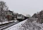 Selten das hier mal so viel Schnee liegt. Deshalb Habe ich einige Bilder von diesem Zug eingefangen. 76 111 ist hier zu sehen am 06.01.21 in Krölpa mit dem Schrottzug von Cheb/Cz nach Könitz.