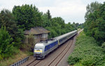 223 053 erreicht mit einem RE nach Chemnitz am 31.07.16 Bad Lausick und passiert bei der Einfahrt das nicht mehr in Betrieb befindliche Stellwerk.