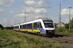 Wegen Bauarbeiten zwischen Düsseldorf und Neuss mussten die NordWestBahn-Züge von Kleve nach Düsseldorf im September 2015 den Umweg über Duisburg und die sonst nur im Güterverkehr befahrene Verbindung von Duisburg-Wedau nach Troisdorf nehmen, so konnten VT 648 442 und ein weiterer 648 am 10.09.2015 ausnahmsweise bei der Durchfahrt in Lintorf aufgenommen werden.