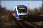 Nordwestbahn VT 563 ist hier aus Bremen kommend am 8.12.2001 in Osnabrück Eversburg um 13.50 Uhr in Richtung Endbahnhof Osnabrück HBF unterwegs.