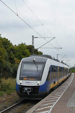 Der Dieseltriebzug VT 648 435 ist als RB 31 nach Xanten unterwegs und hier Ende August 2022 bei der Durchfahrt in Duisburg-Hochfeld Süd zu sehen.