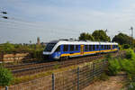 Der Dieseltriebzug VT 648 369 ist hier Ende August 2022 bei der Durchfahrt in Duisburg-Hochfeld zu sehen.