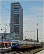 Eine Talent Doppeleinheit der NordWestBahn, bestehend aus VT 743 und VT 739, fhrt als R 14  Der Borkener  am 02.04.2011 in den Hauptbahnhof von Essen ein. (Jeanny) 