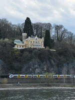 Der Elektrotriebzug 460 006-0 ist hier Anfang April 2021 bei Remagen unterwegs.