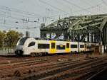 460 508-5 verlt am 27.10.2011 die Hohenzollernbrcke und fhrt in Kln Hbf ein.