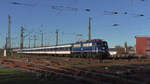 Am 27.02.2022 rollt TRI 110 428-0 mit ihrem RB40-Ersatzzug von Essen Hbf nach Hagen Hbf in Witten ein.