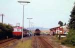 berholung im Bahnhof Werheim. Links VT in Richtung Usingen, rechts der Vormittags-G, 1. Hlfte der 1980iger Jahre.