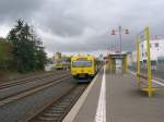 Kurz nachdem der Zug die Fahrt aufgenommen hatte, kriegte ich ihn nochmals scharf auf das Bild (Usingen, 25. September 2010, 14:52 Uhr).