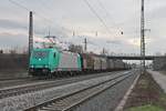 Durchfahrt am 11.12.2016 von ATLU/TXL 185 617-8 mit ihrem leeren italienischen Stahlzug ins Ruhrgebiet durch Müllheim (Baden) gen Heitersheim.