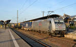 Am Morgen des 28.04.18 folgte 185 418 der TX LOgistik mit dem KLV-Zug nach Rostock dem RE nach Berlin.