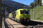 TXLogistik 193 556  With the licence to Rail  und eine weitere Vectron ziehen einen schweren KLV Zug Richtung Brennerpass.