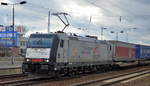 TXL mit der MRCE 185 408-2  [NVR-Number: 91 80 6185 408-2 D-DISPO] und KLV-Zug am 13.03.18 Durchfahrt Bf. Flughafen Berlin-Schönefeld.