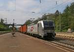 193 806-7 mit Containerzug in Fahrtrichtung Norden.