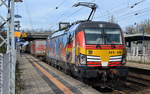 TXL mit der MRCE Vectron X4 E - 640 (NVR-Number: 91 80 6193 640-0 D-DISPO]   CONNECTED BY RAIL  und KLV-Zug ab Rostock am 07.03.19 Bf. Berlin-Hohenschönhausen. 