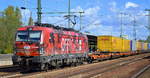 TXL - TX Logistik AG, Troisdorf [D] mit der Alpha Trains Vectron  193 555/OFFROAD  [NVR-Nummer: 91 80 6193 555-0 D-ATLU] und Taschenwagenzug ab Rostock Richtung Verona am 19.09.19 Durchfahrt Bahnhof Flughafen Berlin Schönefeld. 