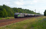 Mit einem Kesselwagenzug am Haken rollte 193 264 der TX am 28.06.20 durch Burgkemnitz Richtung Bitterfeld.