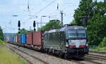 TX Logistik AG, Troisdorf [D] mit der MRCE Vectron   X4 E - 852  [NVR-Nummer: 91 80 6193 852-1 D-DISPO] und kombinierten Container-Taschenwagenzug am 10.06.21 Durchfahrt Bf. Saarmund.