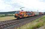 Die MRCE Dispo Werbelok (193-878-6)  Wir brennen für das was wir tun  vermietet an TXL Logistiks zieht einen KLV Zug in Richtung Ansbach.