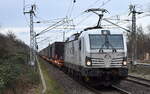 TX Logistik AG, Troisdorf [D] mit der Vectron  193 617  [NVR-Nummer: 91 80 6193 617-8 D-SIEAG] und dem KLV-Zug aus Rostock Seehafen am 29.12.23 Durchfahrt Bahnhof Berlin-Hohenschönhausen.