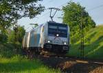 185 696-2 mit 185 539-4 und ARS Autotransportwagen in Fahrtrichtung Norden kurz hinter Eschwege West. Aufgenommen am 22.06.2010.