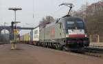 Lang nicht mehr gesehen: 182 529 (ES 64 U2-029) mit Containerzug in Fahrtrichtung Norden. Aufgenommen am 07.03.2012 in Eichenberg.