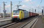 189 930 der TX Logistik zog am 13.04.12 einen Containerzug aus Richtung Wittenberg kommend durch Bitterfeld Richtung Halle/Leipzig.