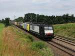 Die ES 64 F4-150 und die ES 64 F4-026 mit einem KLV-Zug am 04.08.2012 unterwegs bei Hilperting.