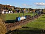 Die 185 512 und die ES 64 F4-806 am 02.11.2012 unterwegs bei Ergolsbach.