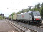 Hurra, endlich hat's mal mit der 185 408-2 geklappt. Am 22.05.2013 war sie mit einem Containerzug in Richtung Norden unterwegs. Aufgenommen in Eichenberg.