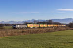 189 934 von TX Logistik fährt mit einem KLV bei Großkarolinenfeld in Richtung München, aufgenommen am 13. Dezember 2016.