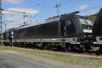 Die MRCE 185 572-5 stand am 05.04.2023 mit 4 weiteren Dispoloks auf dem Ausziehgleis der Uwe Adam EVU GmbH in Eisenach.
