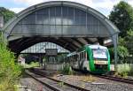 648 659-0 - VT 259 von VECTUS nach Limburg im Bf Bad Ems (mit der markanten  Bahnsteighalle) - 27.08.2012