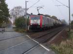 E 189 093 am 02.11.2008 Hhe Peine. Zu dieser Jahreszeit
erwischt man selten saubere Loks.