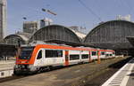 VIAS-VT 615 102 und 104 fahren aus Gleis 13 des Frankfurter Hauptbahnhofs aus (25.4.21).