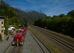 V 60 1140 und dahinter V 100 2091 der VEB stehen am hauseigenen Bahnsteig des BW Gerolstein am Tag des Denkmals, whrend auf dem Gelnde der VEB reger Zuspruch zum Tag des offenden Denkmals herrscht.