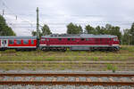 Strand-Express-Rügen mit der WFL Lok 232 601 an einem Ende des Zuges in Bergen Richtung Stralsund gesehen. - 20.08.2022
