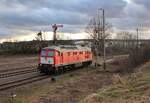 Am 12.03.21 fuhr die 232 283 und 155 159 (der WFL) einen Holzzug von Triptis nach Saalfeld.