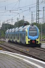 RHEINE (Kreis Steinfurt), 04.08.2017, ET 609 der Westfalenbahn als RE60 nach Braunschweig Hbf fährt auf Gleis 4 ein, um von dort die Tour nach Braunschweig zu starten