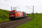 WLE 82 Bombardier Traxx 187 010-4 mit Bier Containerzug in Hanau Rauschwald am 13.04.24