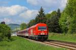  Tanzzug der tollen Mller-Touren , so hie diese Fuhre, gezogen von der WLE 23, die am 25.5.2013 Willingen als Ziel hatte und soeben durch Wennemen rollte