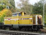 WIEBE Lok Nr.9 (ex DB 211 045-0) ist mit ihrem Bauzug unterwegs von Senden/Iller nach Vöhringen,am 11.10.2005
